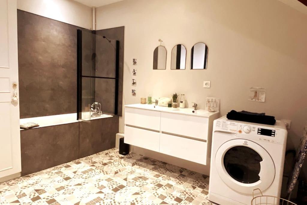 Grand Appartement Place Saint-Pierre, Proche Chateau De Saumur Et Bord De Loire" Zewnętrze zdjęcie